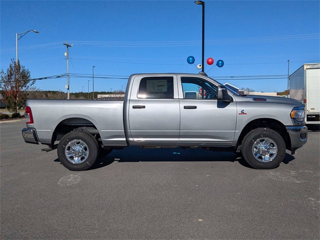 2024 Ram 2500 Tradesman photo 3