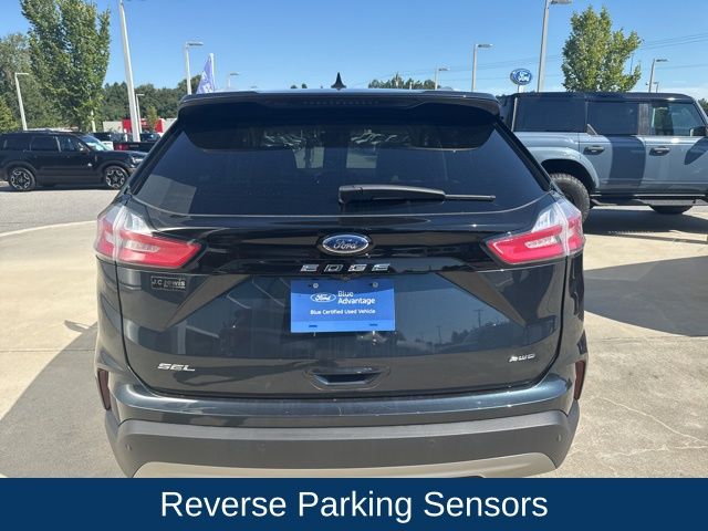 2022 Ford Edge SEL photo 5