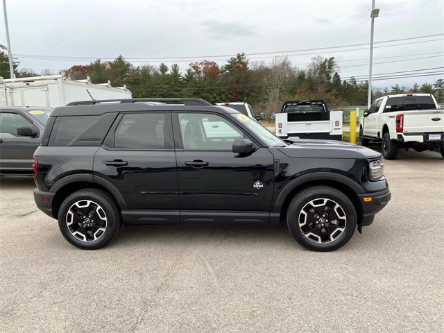 2021 Ford Bronco Sport Outer Banks photo 2