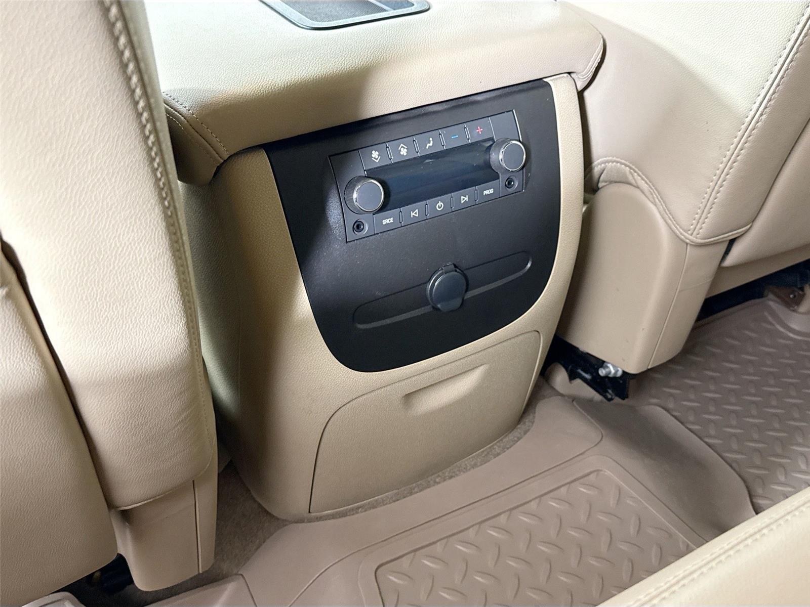 2013 Chevrolet Tahoe LT photo 30