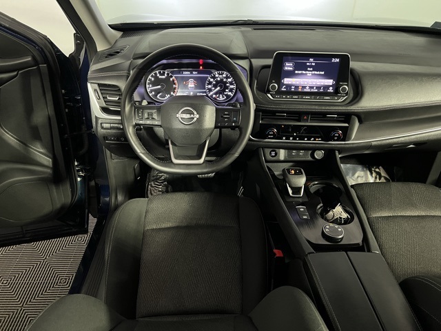 2025 Nissan Rogue SV photo 14