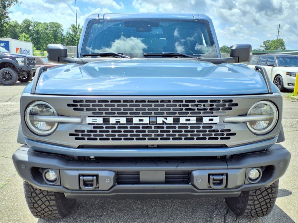 2025 Ford Bronco Badlands photo 2