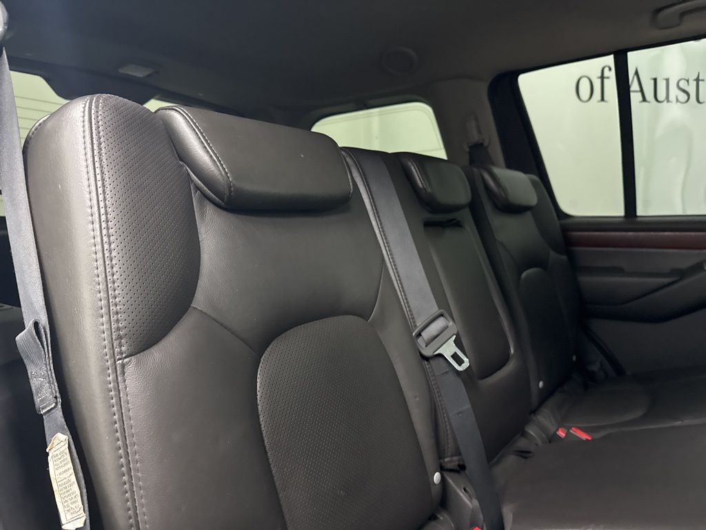 2008 Nissan Pathfinder LE photo 18