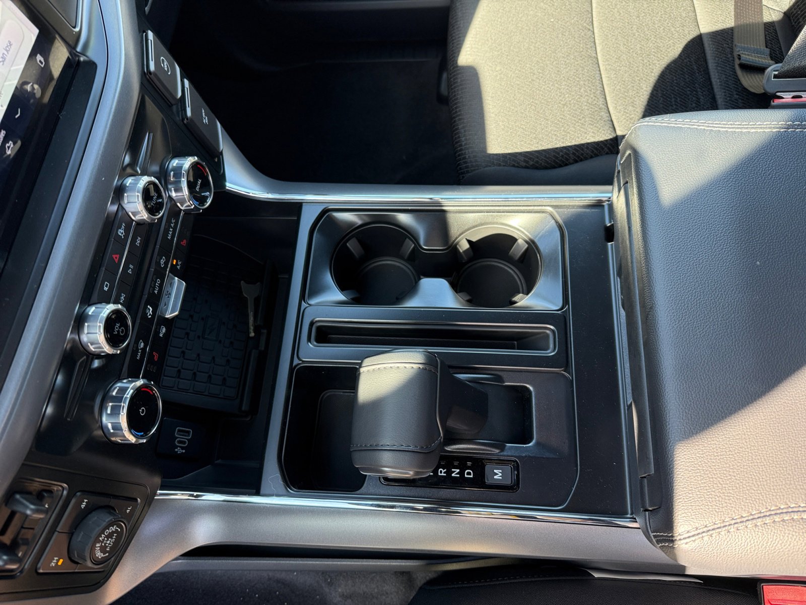 2025 Ford F-150 XLT photo 12