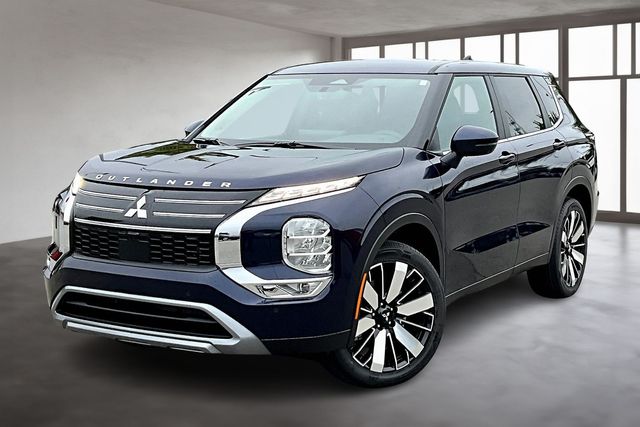 2025 Mitsubishi Outlander SE photo 2