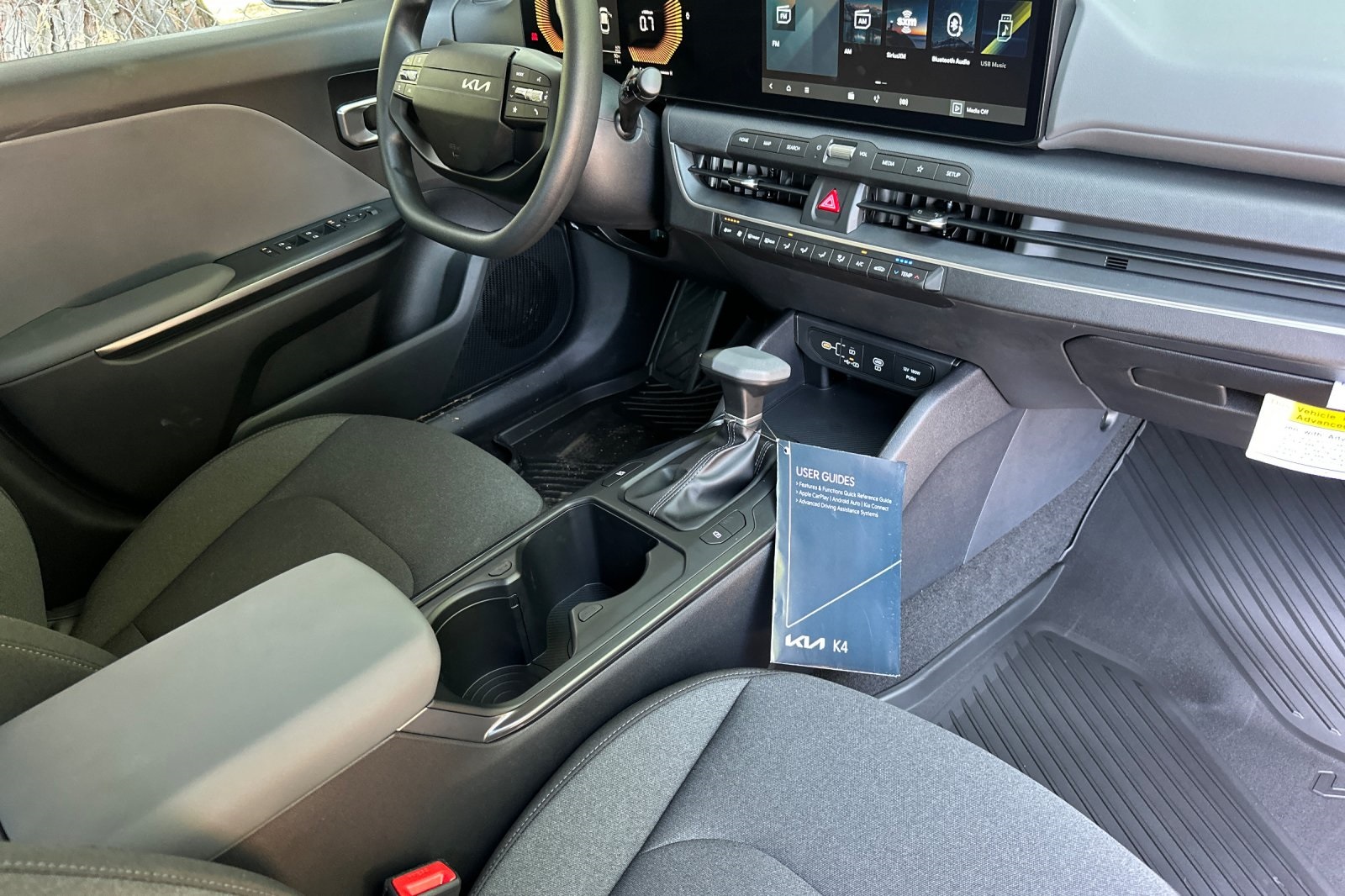 2025 Kia K4 LXS photo 11