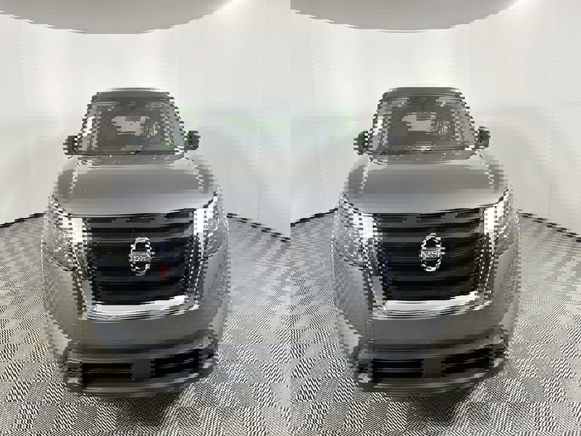 2025 Nissan Pathfinder S photo 2
