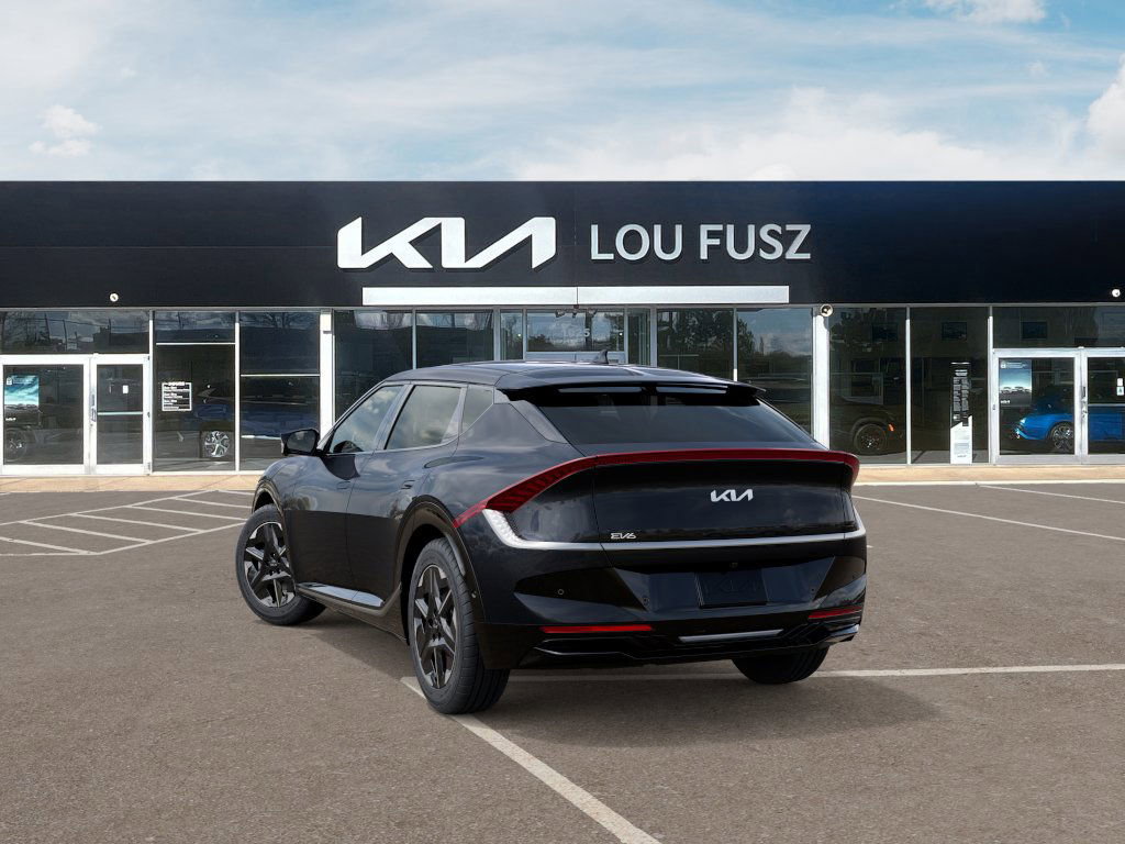 2025 Kia EV6 Wind photo 2