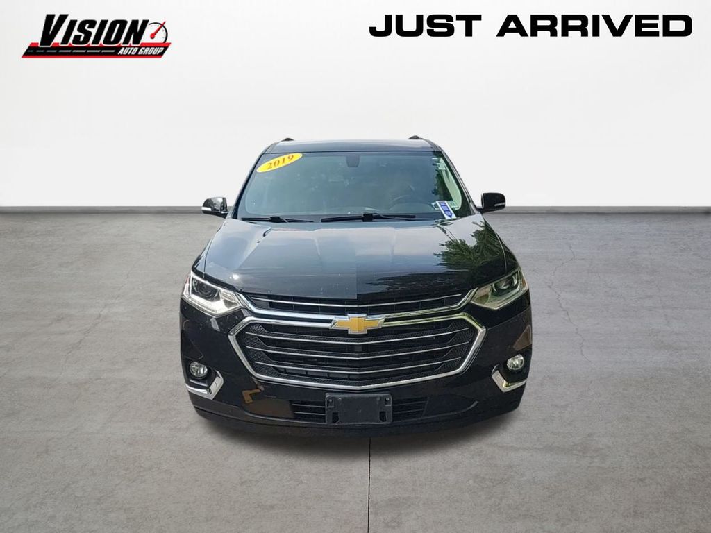 2019 Chevrolet Traverse photo 2
