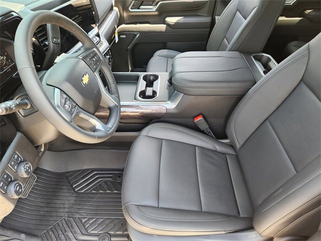 2025 Chevrolet Silverado 2500HD LTZ photo 9