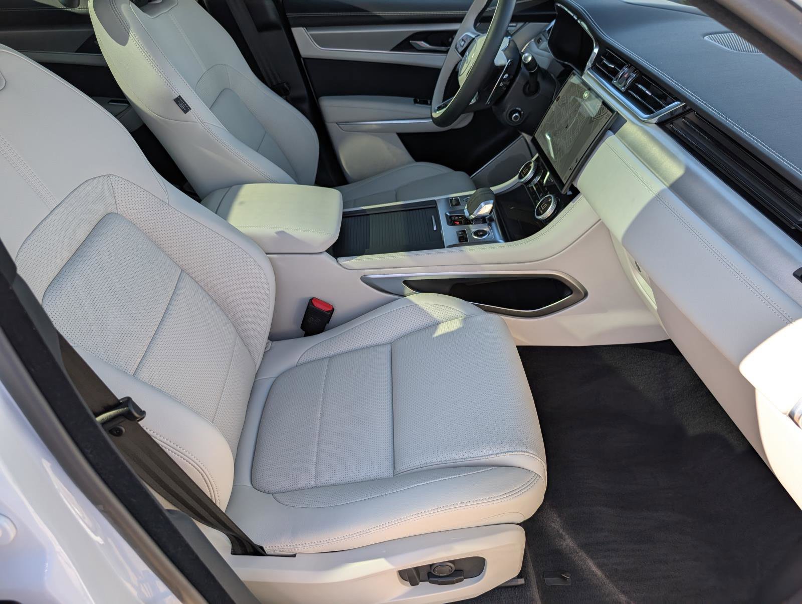 2026 Jaguar F-PACE P250 R-Dynamic S photo 35