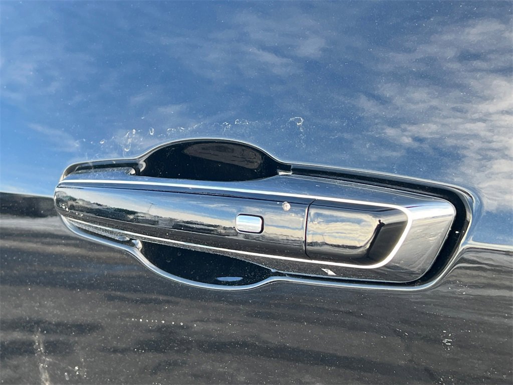 2026 GMC ACADIA - Image 12