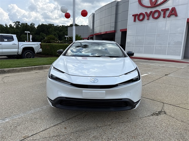 2025 Toyota Prius LE photo 8