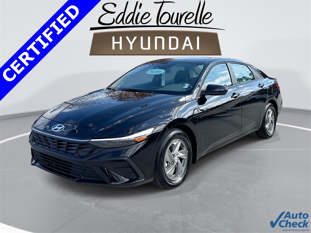 2025 Hyundai Elantra SE's photo