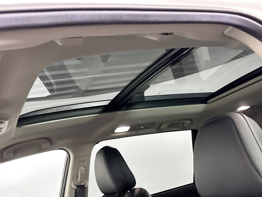 2025 Subaru Ascent Touring photo 18