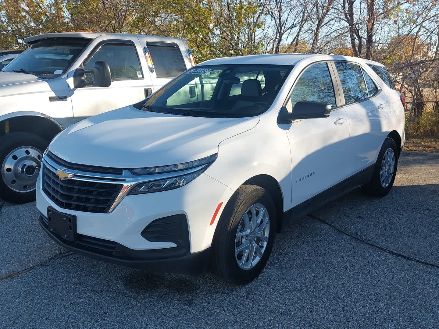 2024 Chevrolet Equinox LS photo 3