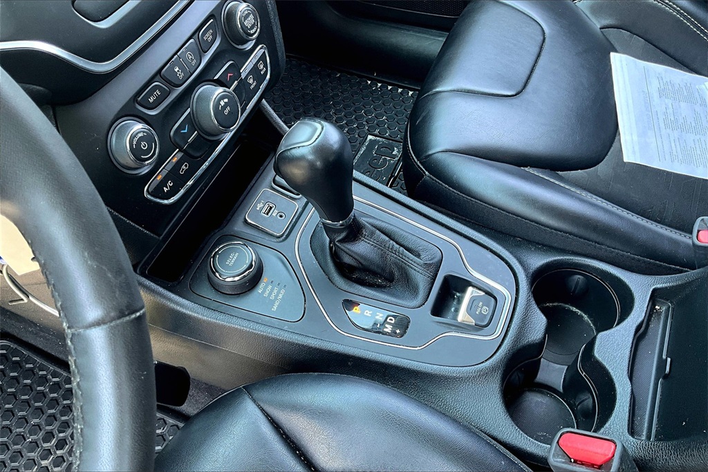 2022 Jeep Cherokee X photo 15