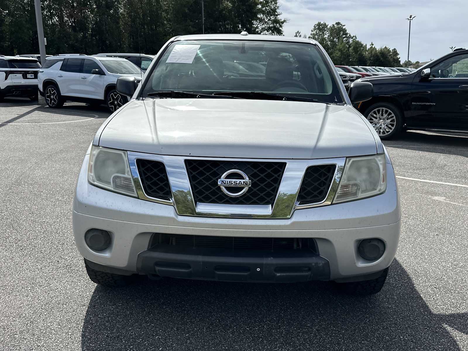 2012 Nissan Frontier SV Crew Cab photo 2