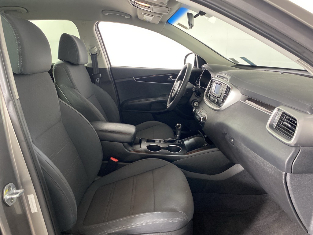 2017 Kia Sorento LX photo 24