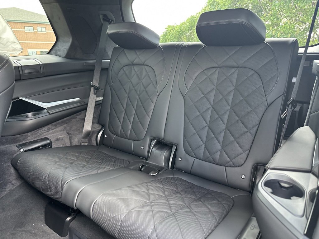 New 2026 Carbon Black Metallic BMW xDrive40i image 26