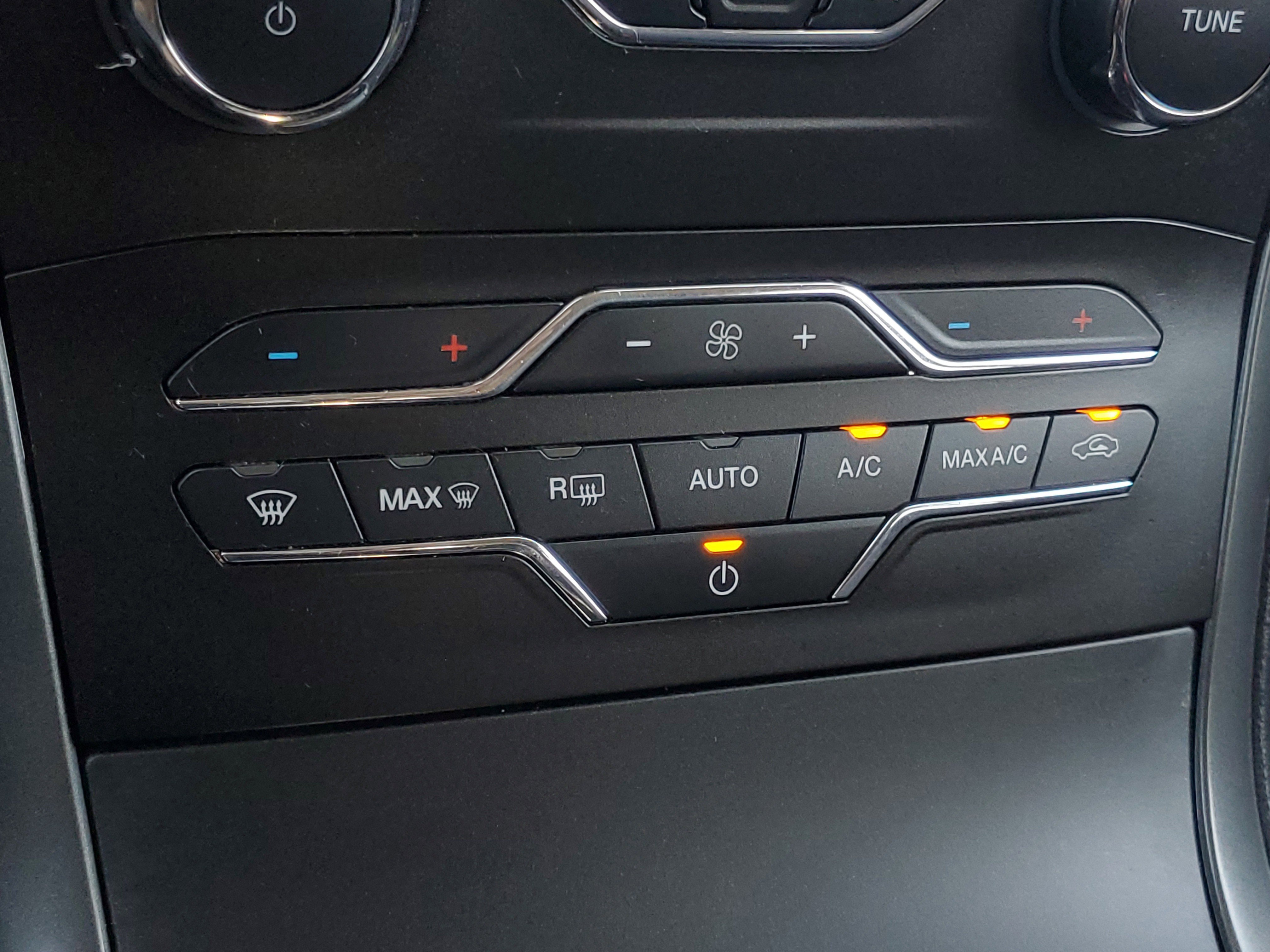 2020 Ford Edge SE photo 7