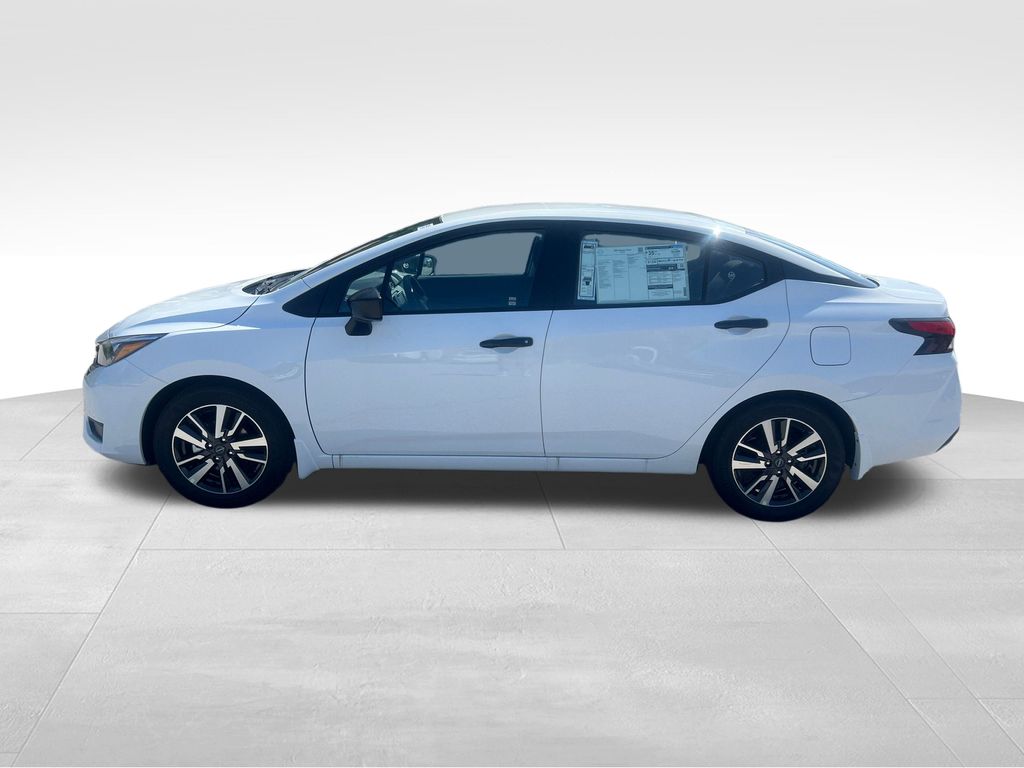 2025 Nissan Versa 1.6 S photo 2