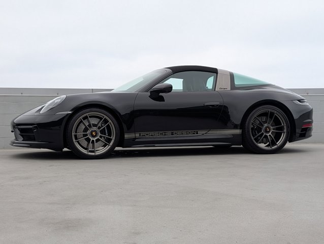 2024 Porsche 911 4S Targa 4 GTS photo 2