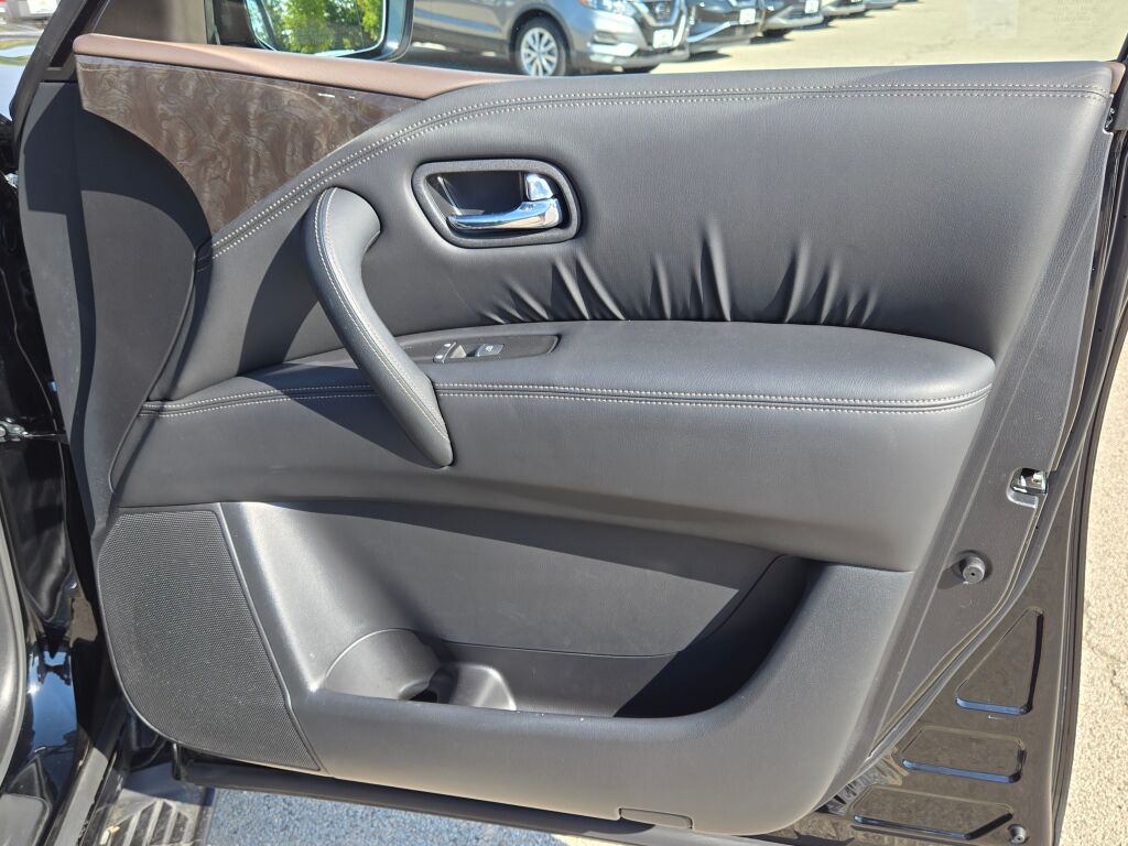 2024 Nissan Armada Platinum photo 2
