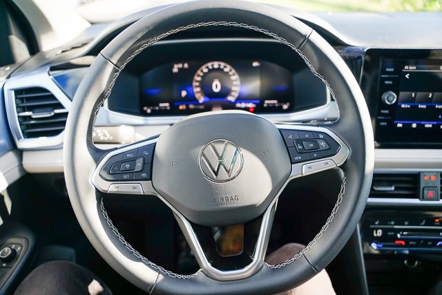 2025 Volkswagen Taos SE photo 8