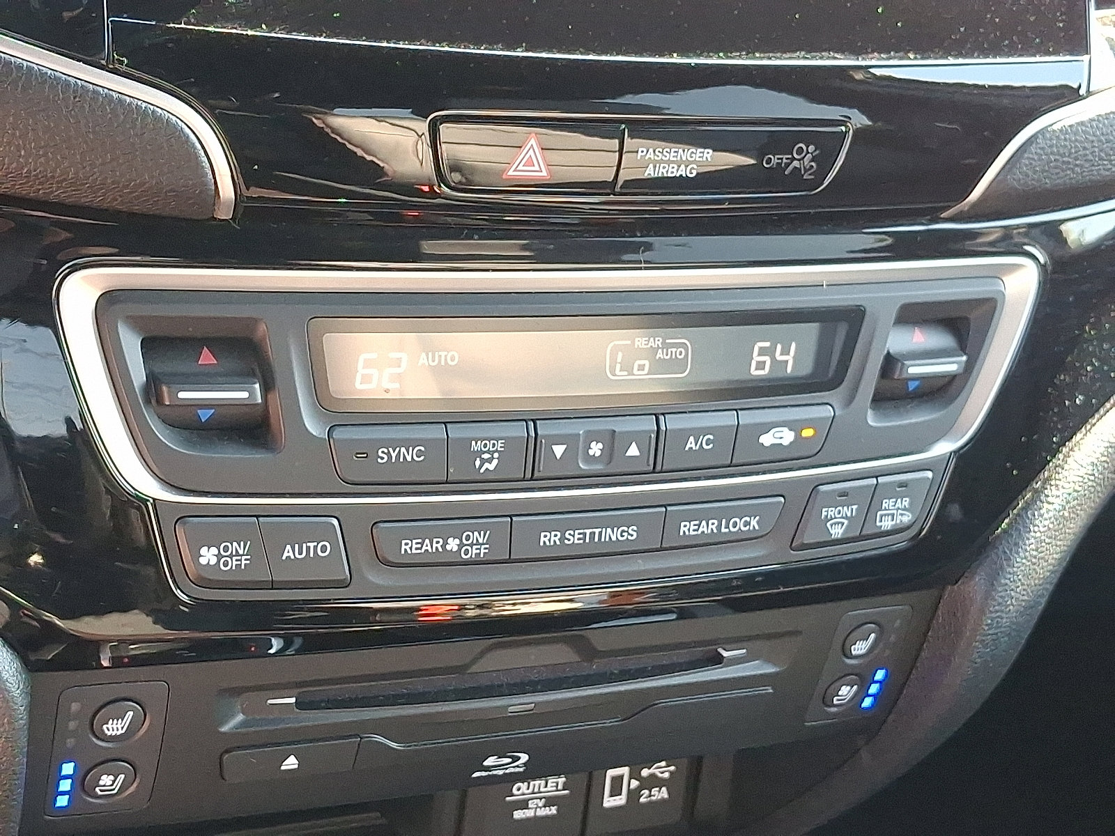 2022 Honda Pilot Black Edition photo 16
