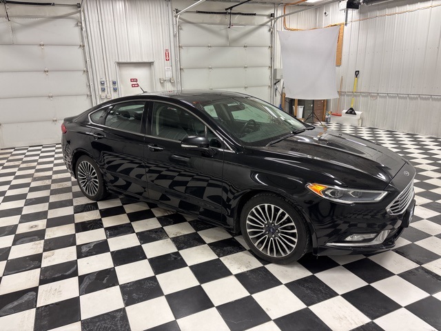 2017 Ford Fusion SE photo 2
