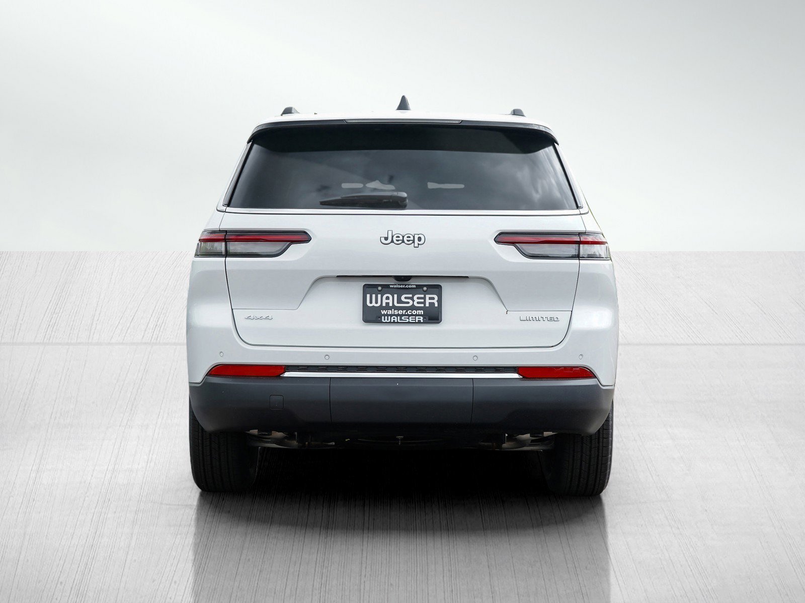 2025 Jeep Grand Cherokee Limited photo 3