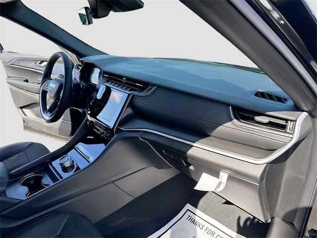 2025 Jeep Grand Cherokee Altitude X photo 25