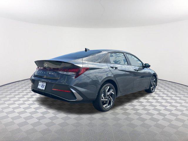 2025 Hyundai Elantra SEL Sport photo 4