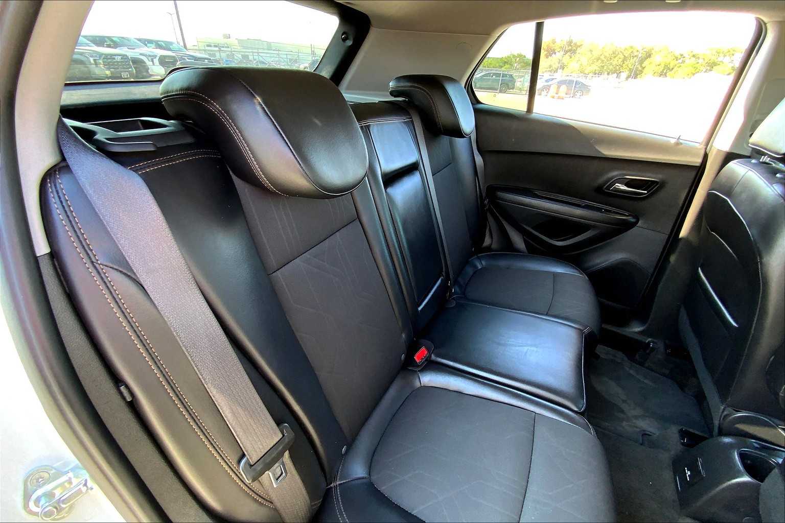2022 Chevrolet Trax LT photo 18