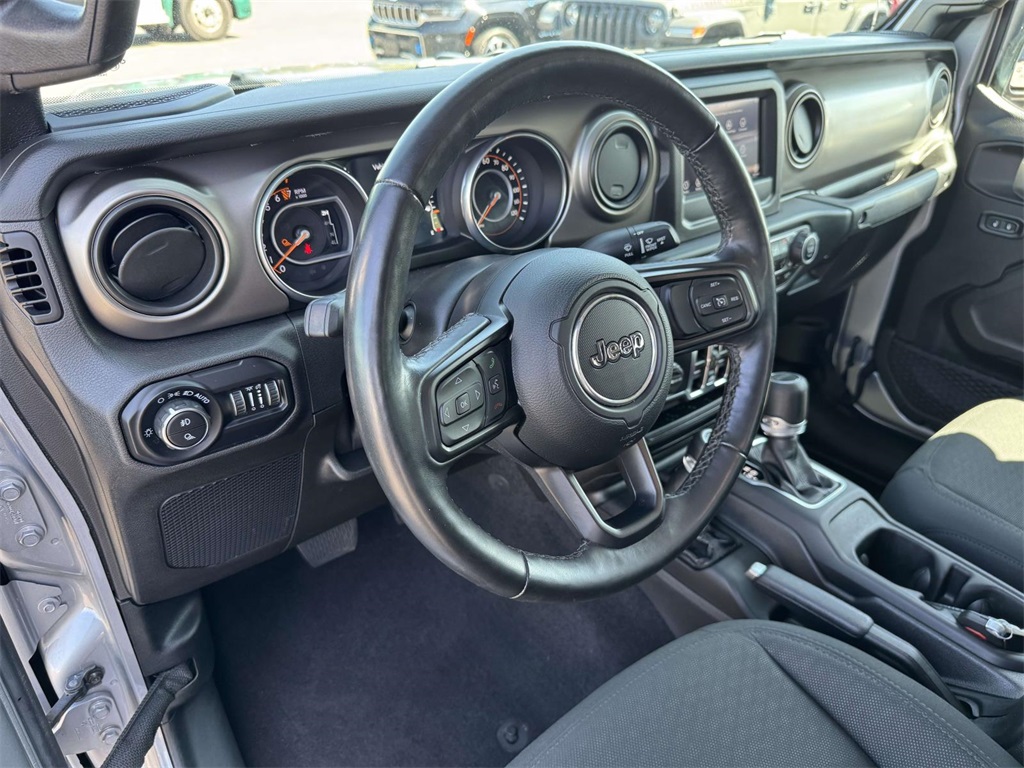 2021 Jeep Gladiator Sport S photo 2