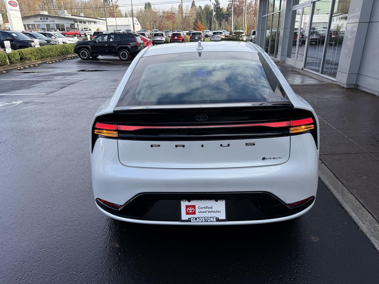 2025 Toyota Prius Plug-in Hybrid XSE photo 4