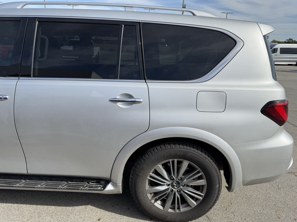 2021 Infiniti QX80 Luxe photo 2