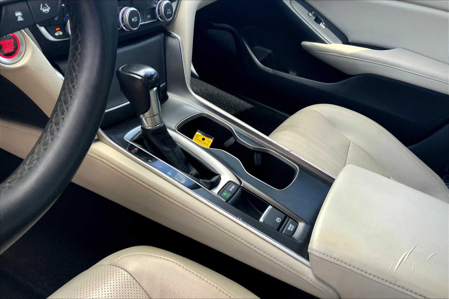 2018 Honda Accord Touring 1.5T photo 14