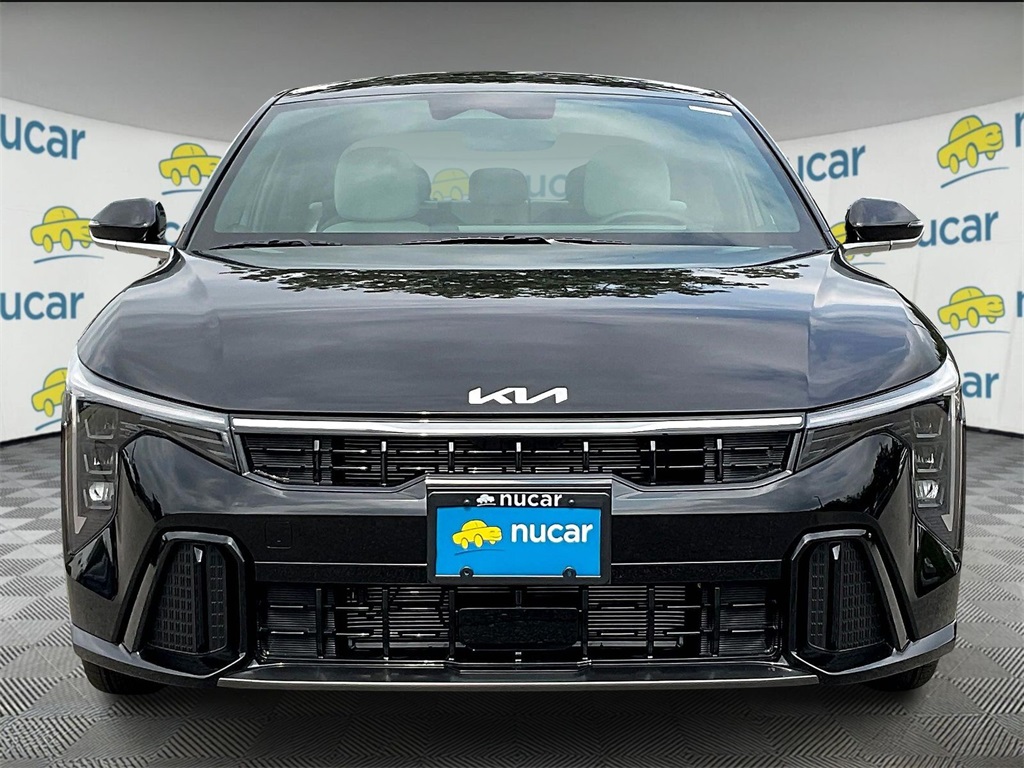 2025 Kia K4 GT-Line photo 2