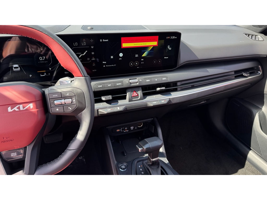 2025 Kia K4 GT-Line photo 15