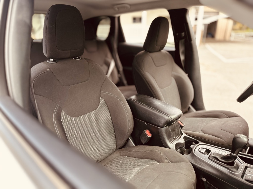 2020 Jeep Cherokee Latitude photo 13