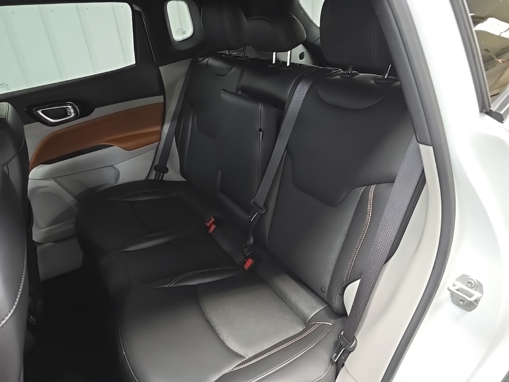 2023 Jeep Compass Limited photo 30