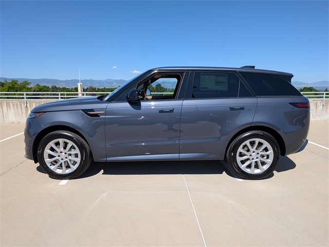 2025 Land Rover Range Rover Sport SE photo 3