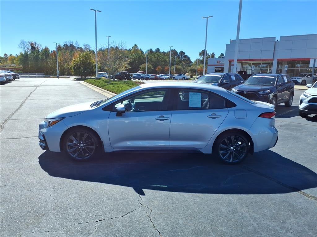 2025 Toyota Corolla SE photo 2