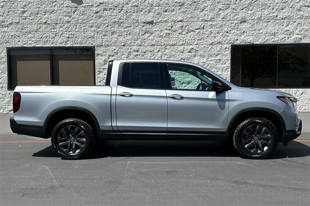 2025 Honda Ridgeline Sport photo 3