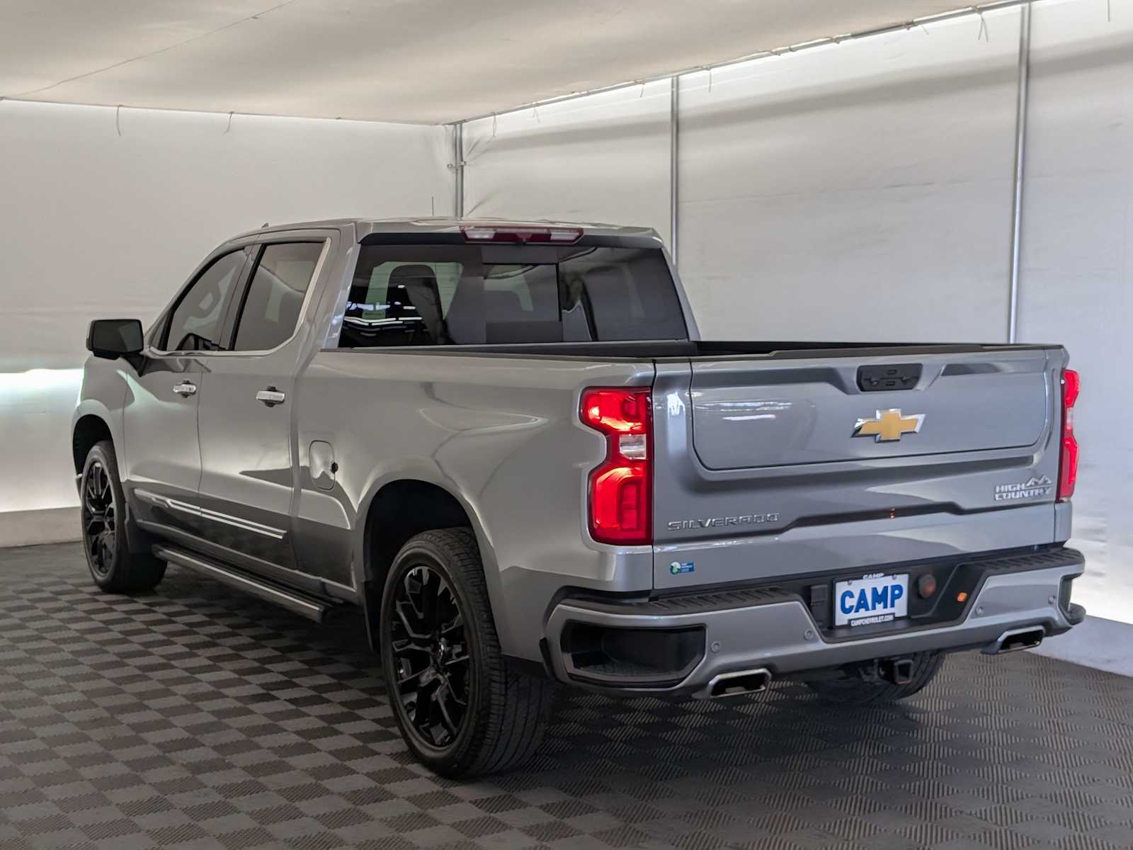2023 Chevrolet Silverado 1500 High Country photo 2
