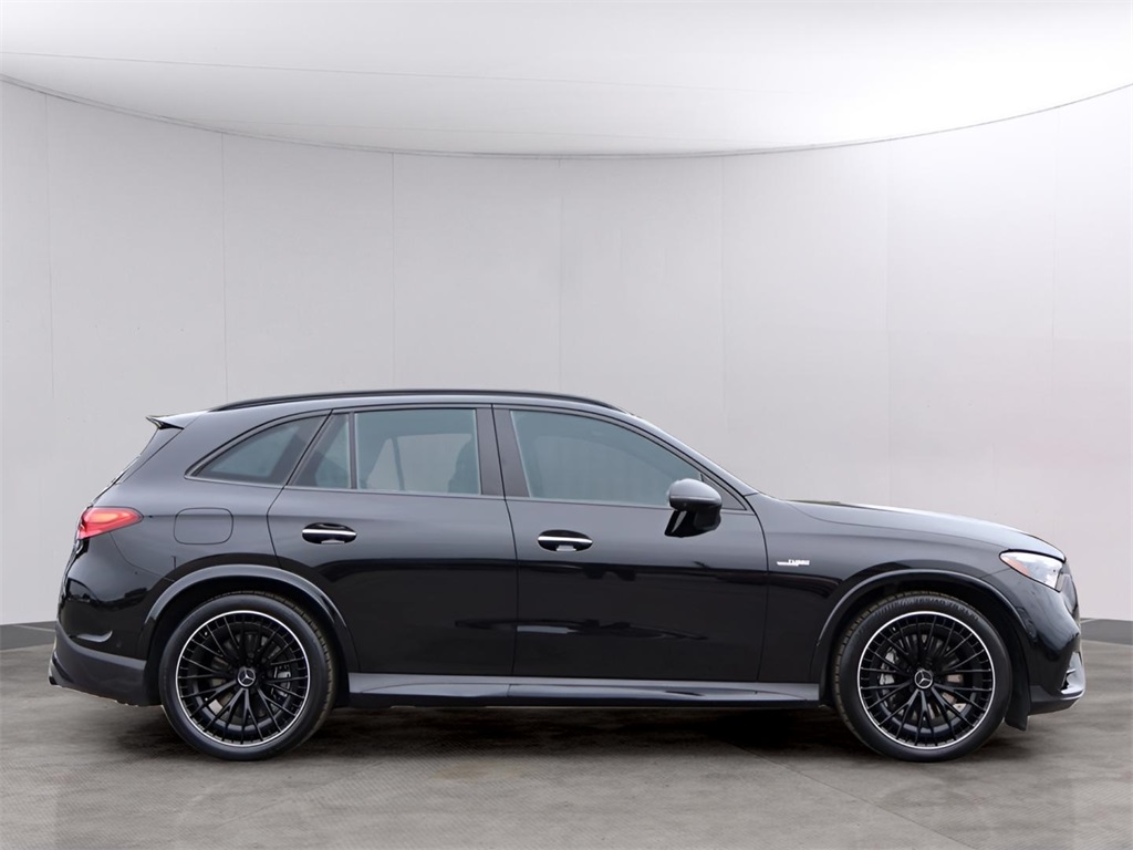 2025 Mercedes Benz GLC 43 AMG 4MATIC photo 4