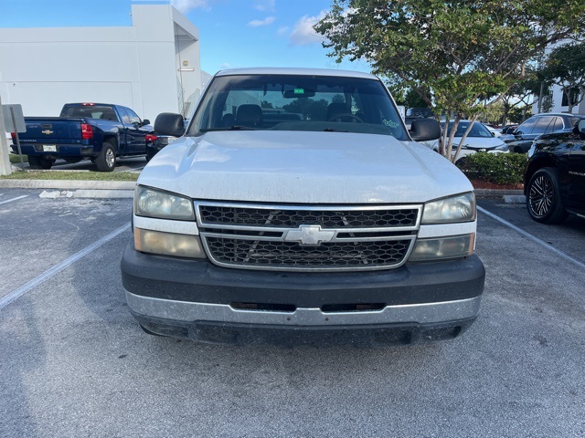2006 Chevrolet Silverado 2500HD Work Truck photo 2