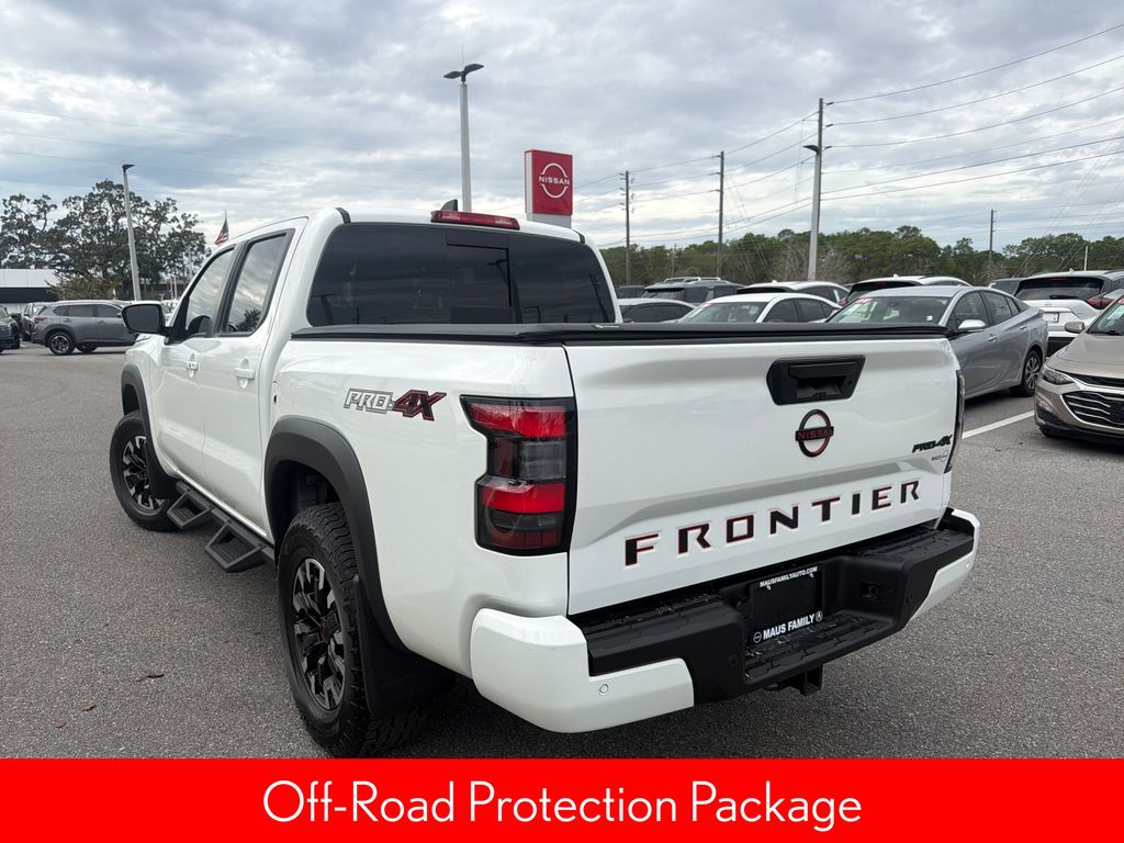 2023 Nissan Frontier PRO-4X photo 3